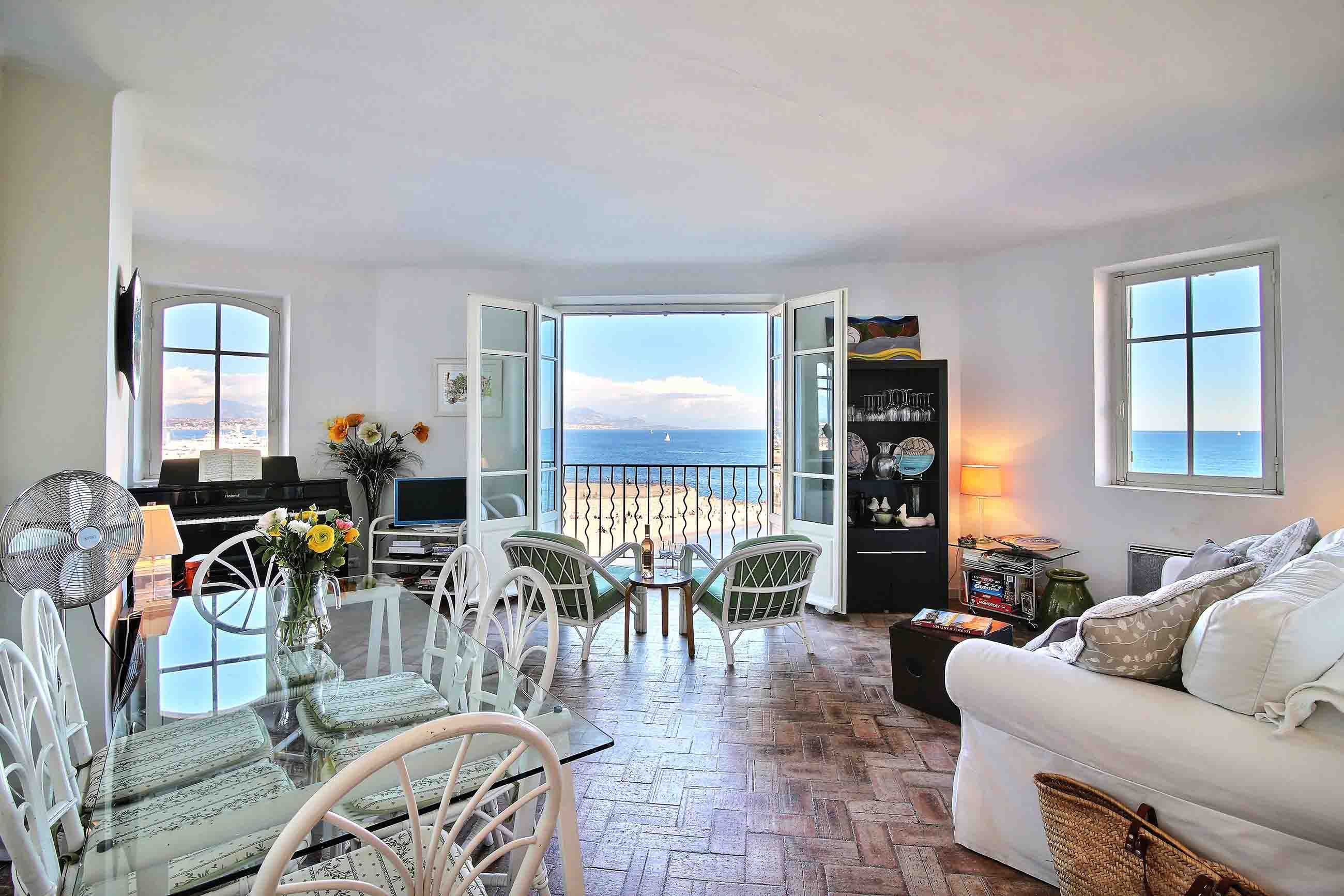 place de rêves Antibes living room